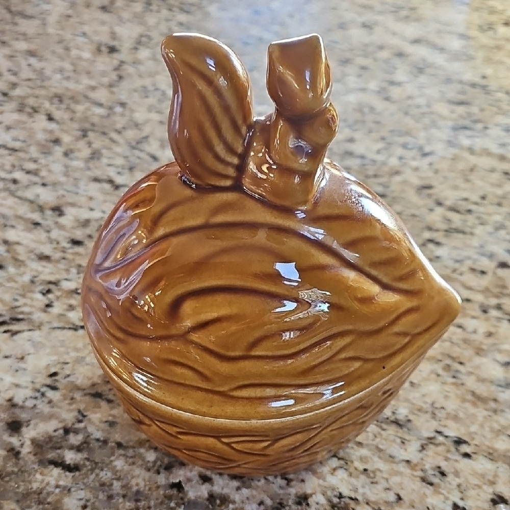 Vintage lidded 2 piece Ceramic Squirrel Acorn walnut Dish Container - Picture 4 of 10